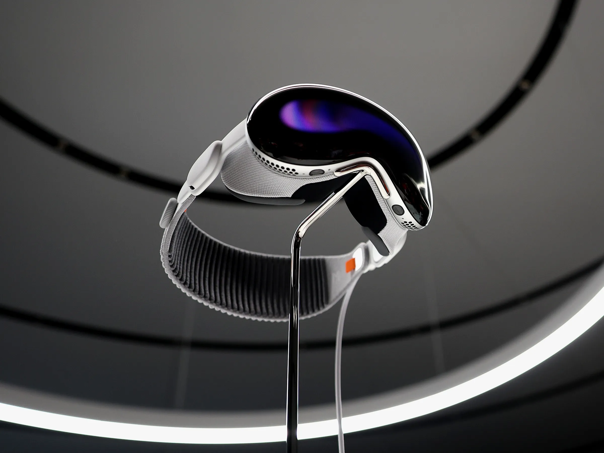 تاریخ عرضه ی اپل VISION PRO !!! تاریخ عرضه ی اپل VISION PRO !!!