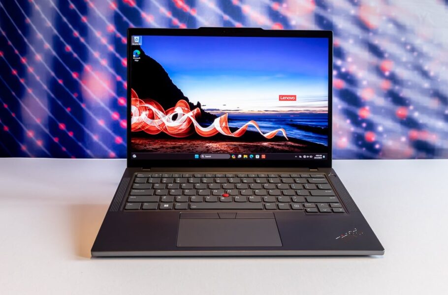 نسل جدید لپتاپهای لنوو با پردازندههای Core Ultra و دکمه اختصاصی کوپایلوت معرفی شد نسل جدید لپتاپهای لنوو با پردازندههای Core Ultra و دکمه اختصاصی کوپایلوت معرفی شد