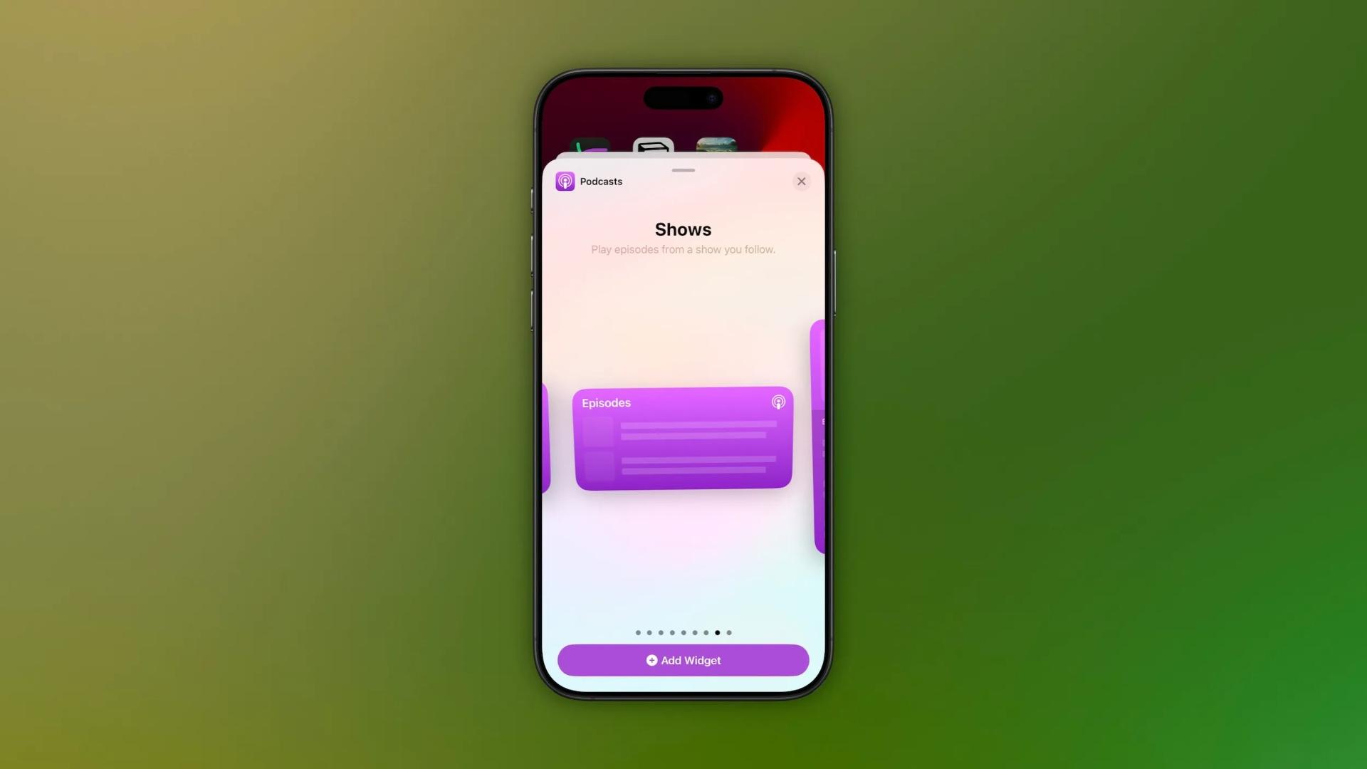 یک گوشی آیفون درحال نمایش ویجت‌های جدید اپل پادکست در iOS 18.4