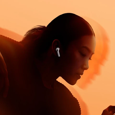 هدفون توگوشی بلوتوثی اپل مدل Airpods 5 Wireless Charging Case با حذف نویز فعال